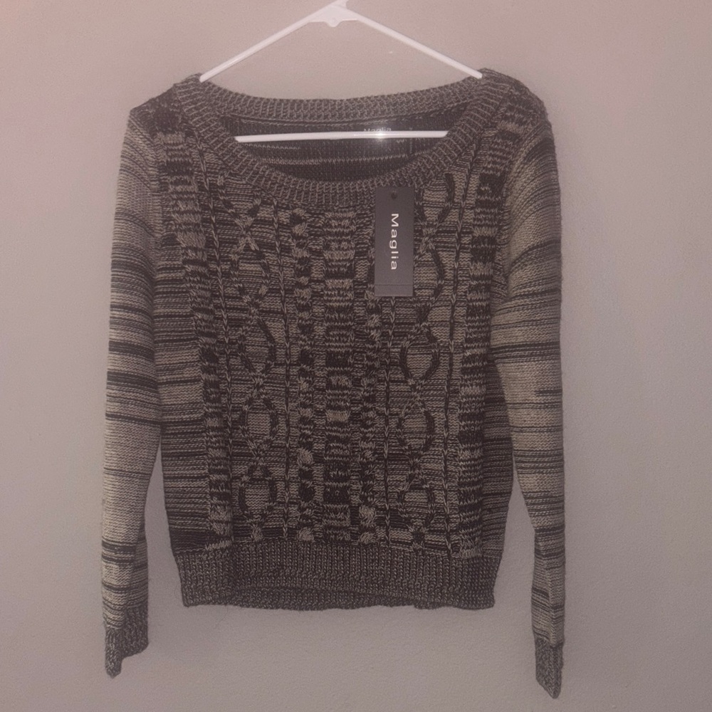 Women's Elegant Black and Gray Sweater